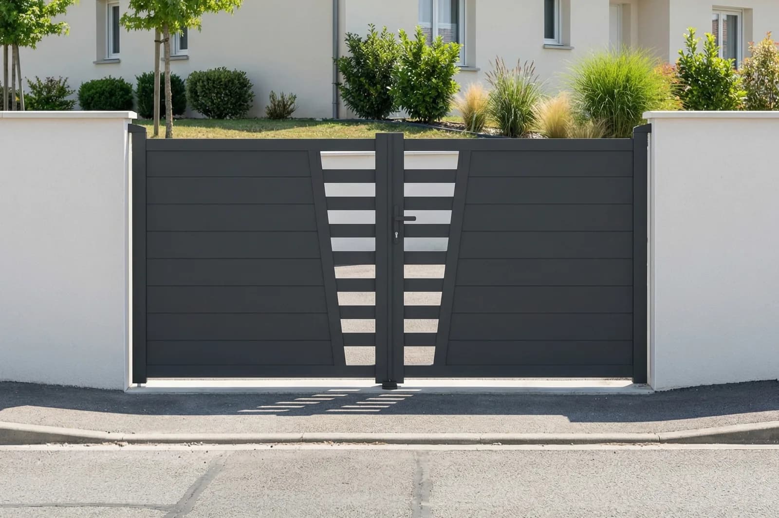 Portail battant intégré par IA générative dans un décor pavillonnaire